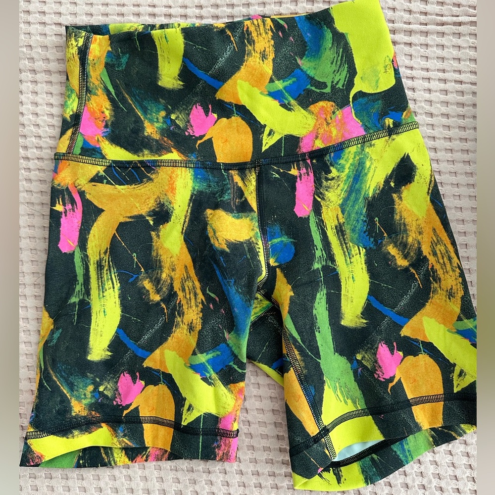 Lululemon shorts size 4